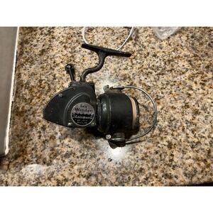 Vintage SHAKESPEARE Sea Wonder 2070 EJ Reel Made in USA Circa 1959 With Line